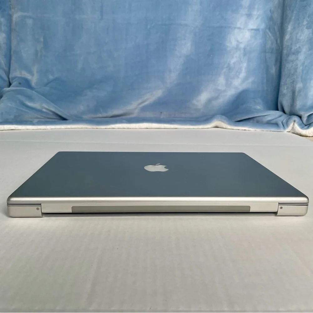 Working Apple MacBook Pro 15” laptop with adapter, 2.16 GHz Intel Core 2 Duo